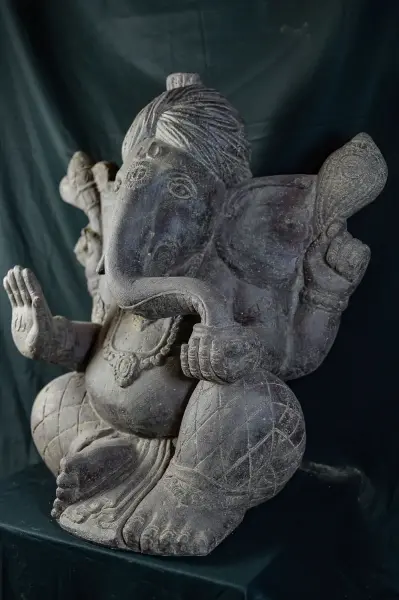 Product image 1 of the product “Seated Ganesha indian Style with turban. 60cm height ”